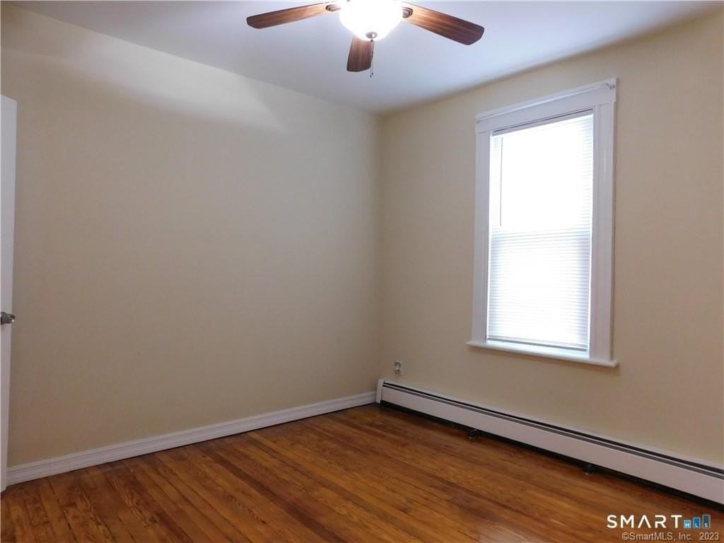 129 Kent Ave - Photo 6 of 7