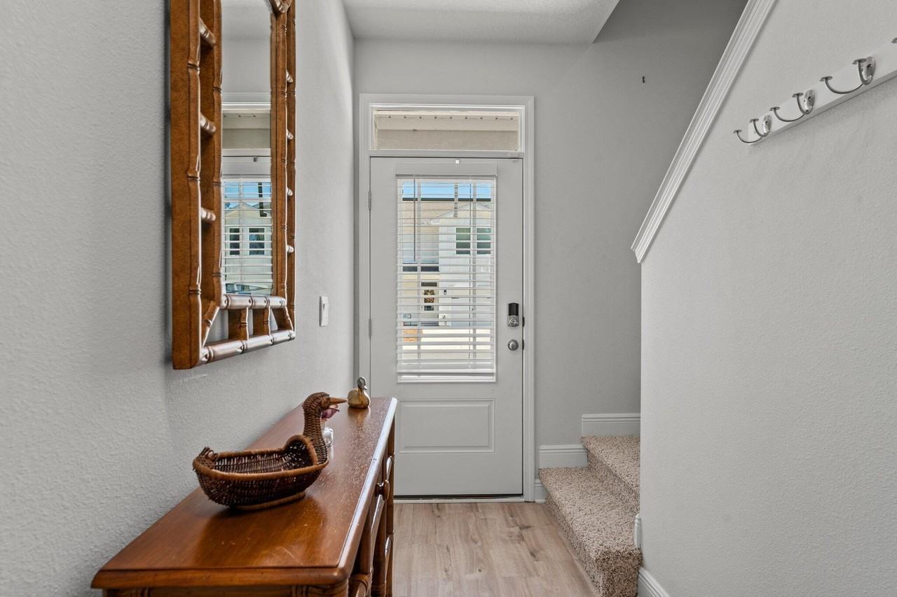 8 Sandy Cove Way - Photo 4 of 29