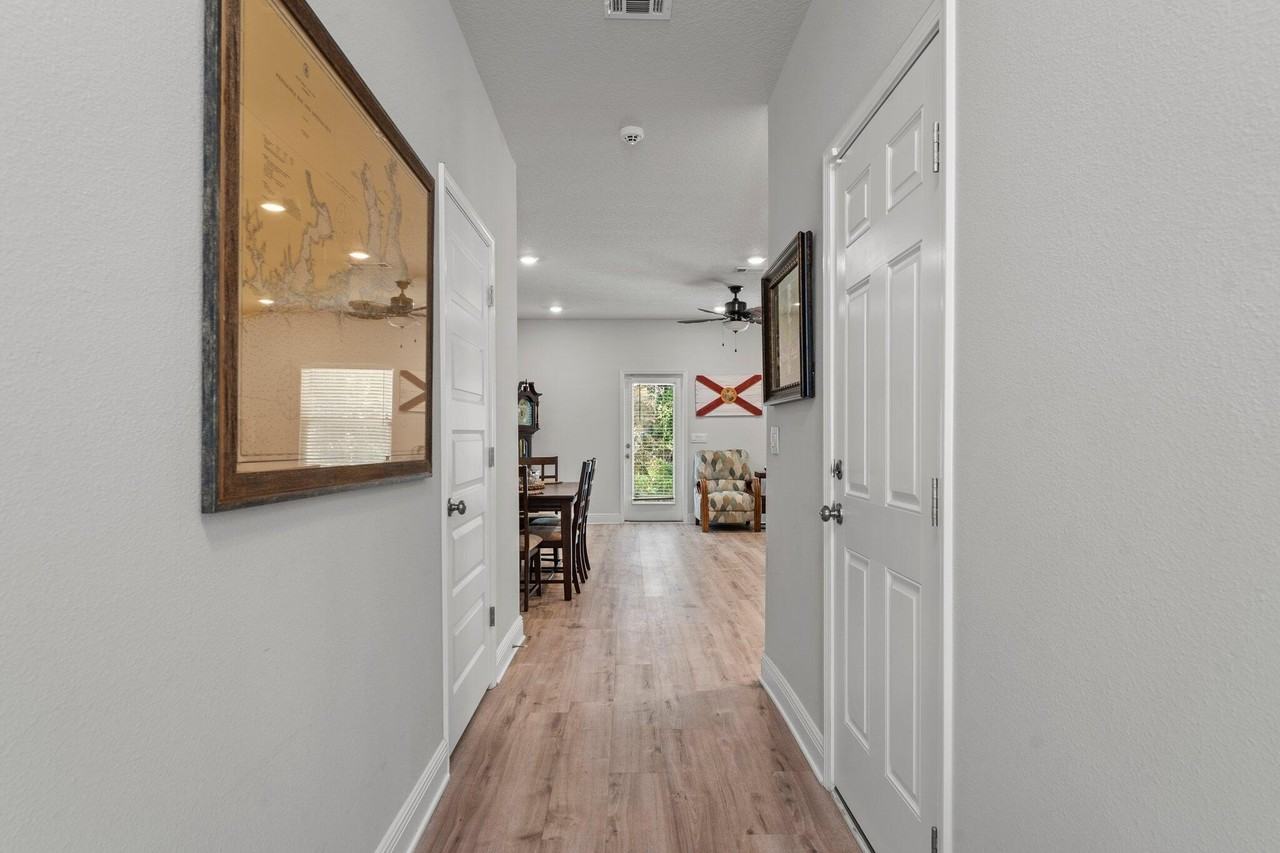 8 Sandy Cove Way - Photo 5 of 29