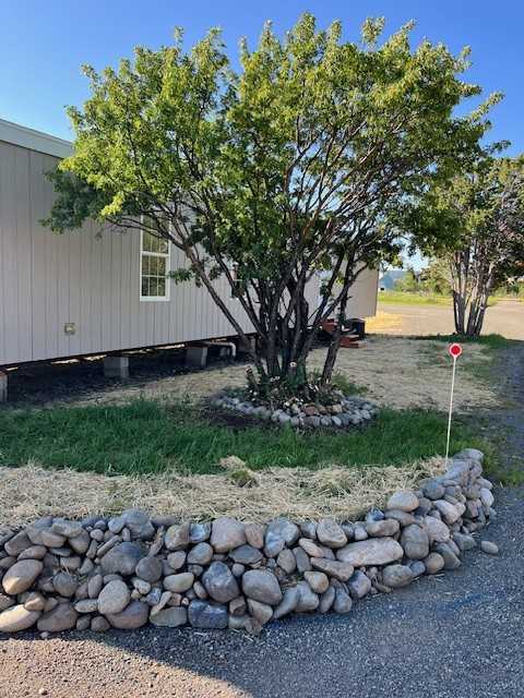 416 W 5th Ave - Photo 2 of 4