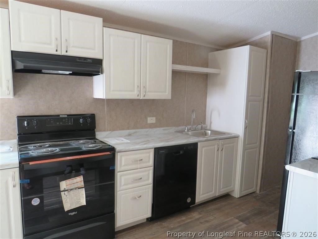 1638 Buzz Dr - Photo 3 of 10