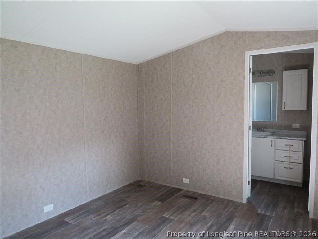 1638 Buzz Dr - Photo 4 of 10