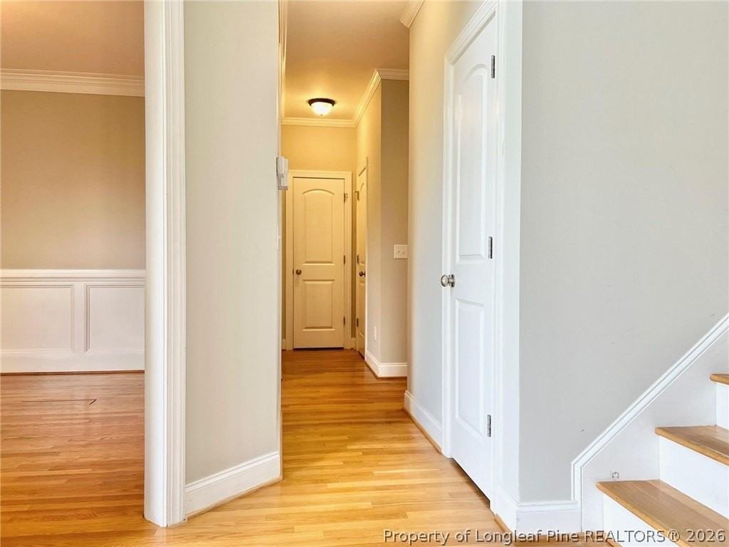 586 Ruth Cir - Photo 4 of 34