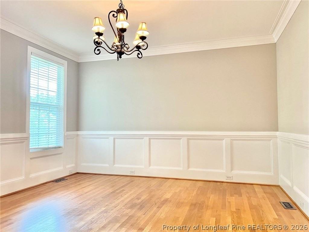 586 Ruth Cir - Photo 5 of 34
