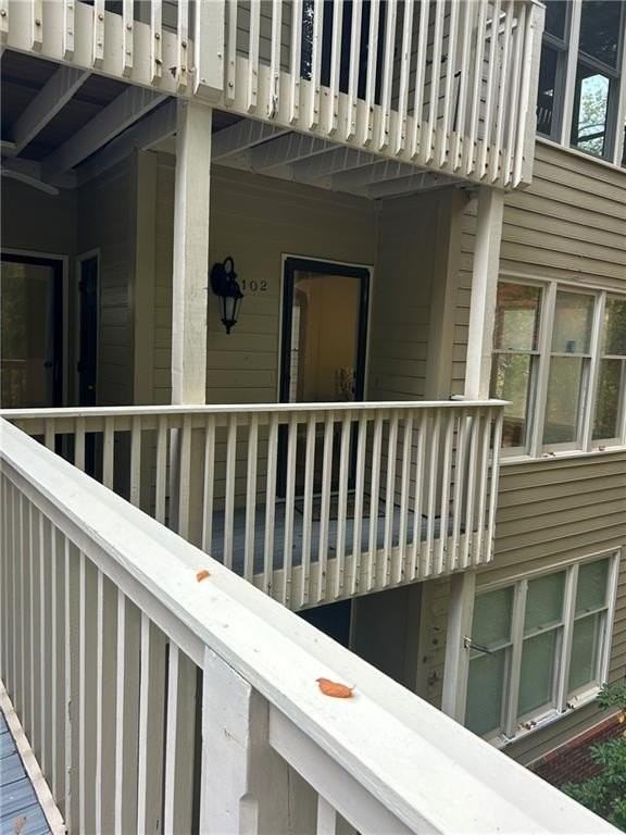 102 Bainbridge Dr - Photo 5 of 8