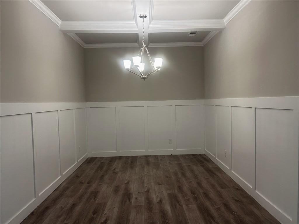 4070 Mayhill Cir - Photo 4 of 23