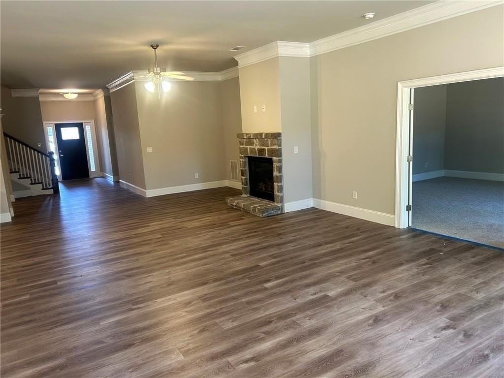 4070 Mayhill Cir - Photo 5 of 23