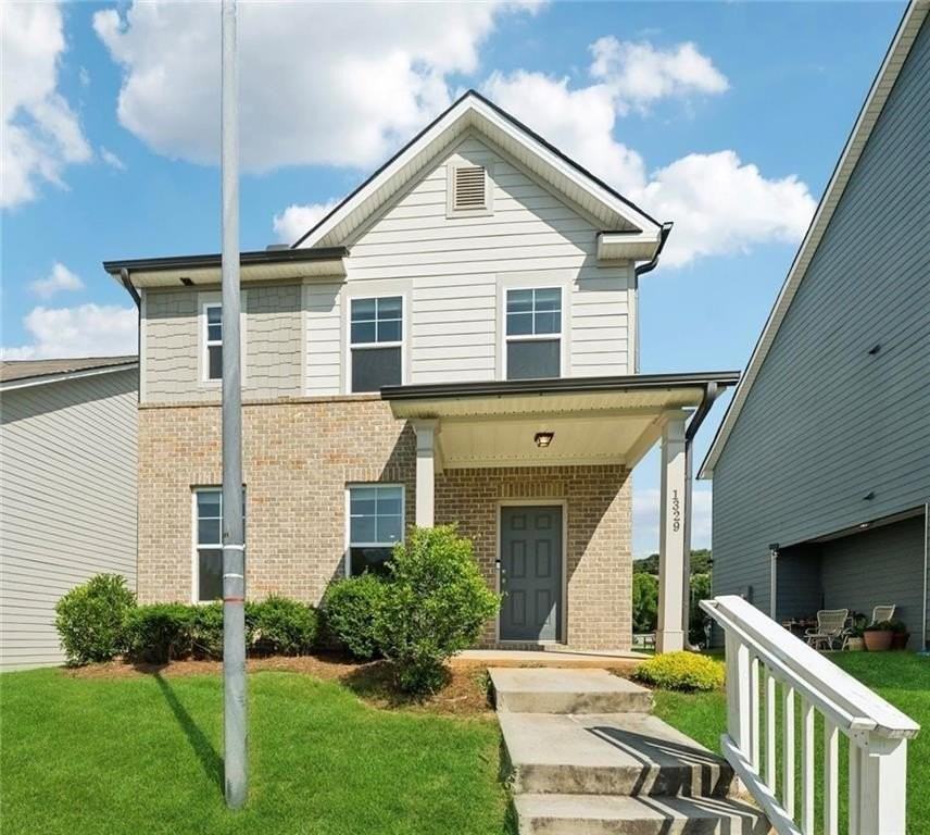 1329 Rosemary Ln