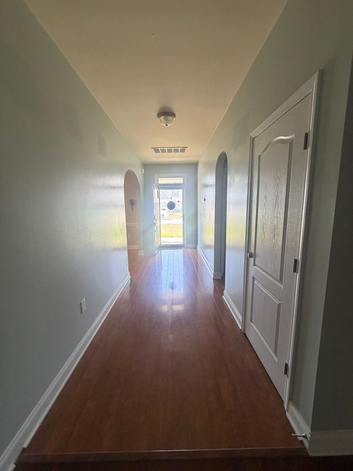 3541 Castlefield Ln - Photo 2 of 15