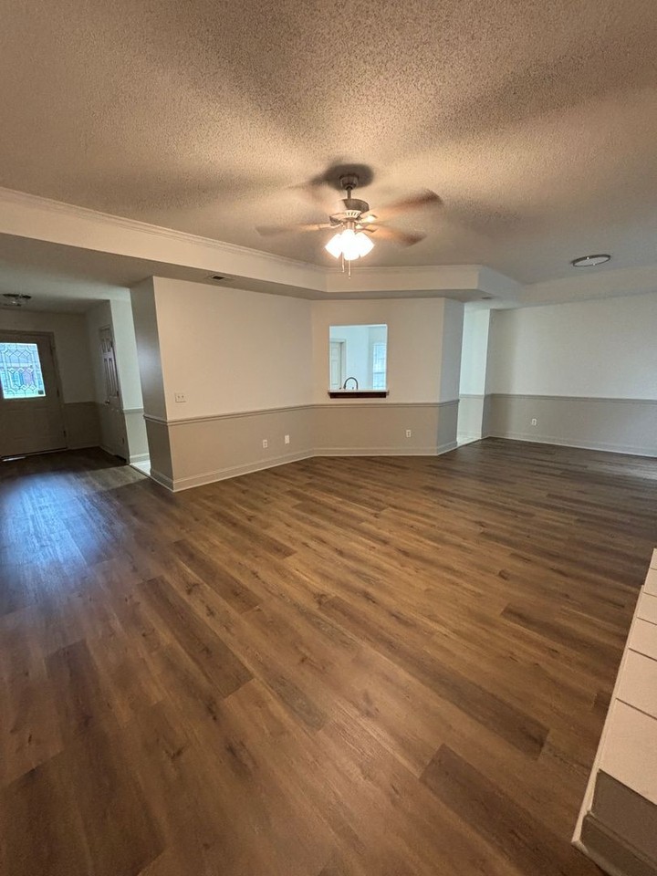 1108 Montclair Dr - Photo 7 of 17