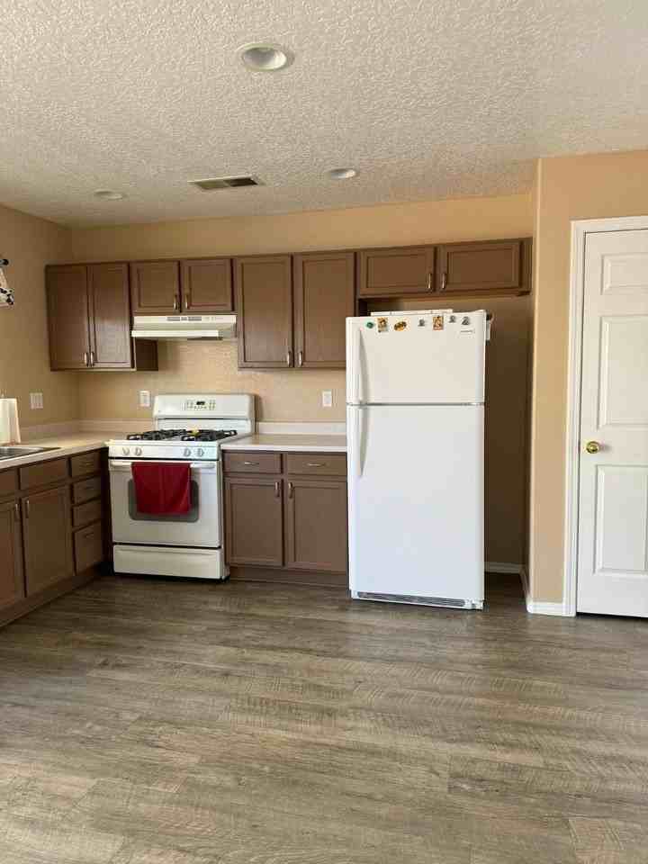 10920 Tomatillo Ln Se - Photo 7 of 46