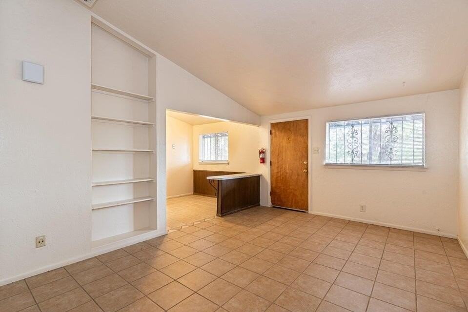 206 Princeton Dr Se #5 - Photo 4 of 16