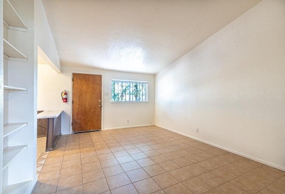 206 Princeton Dr Se #5 - Photo 5 of 16