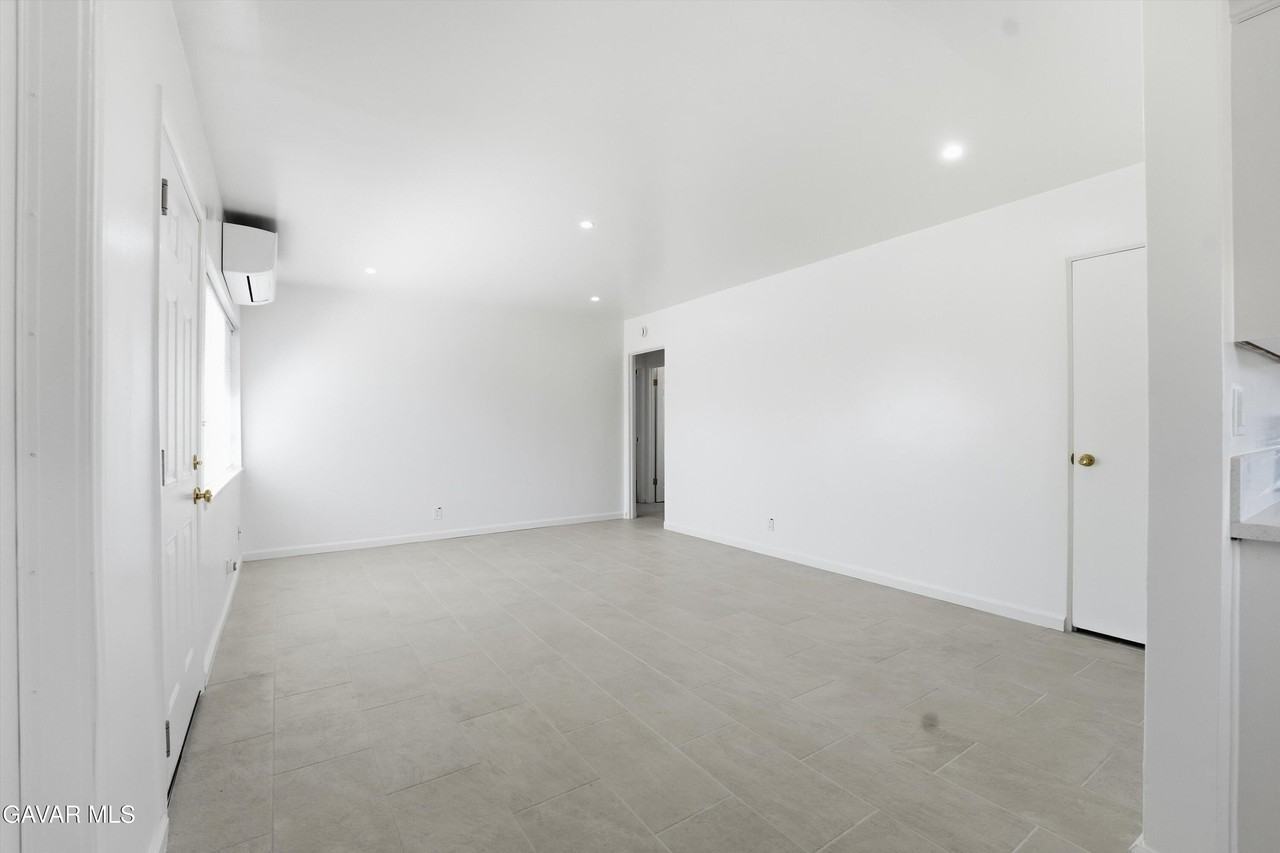 38860 Deer Run Rd - Photo 4 of 19