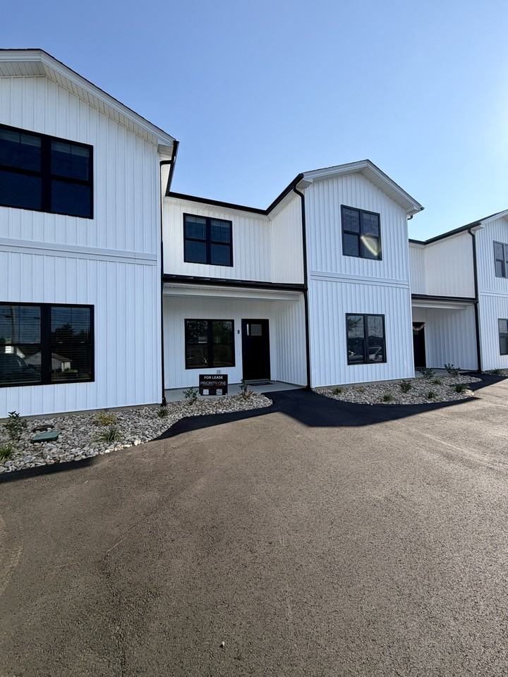 77 Shelor Dr #B