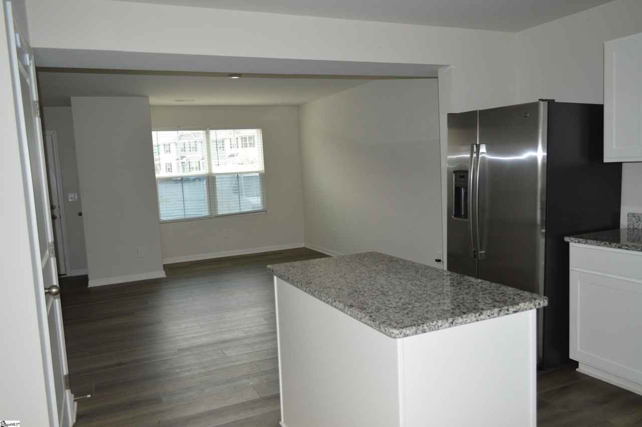 101 Forthside Way - Photo 3 of 25