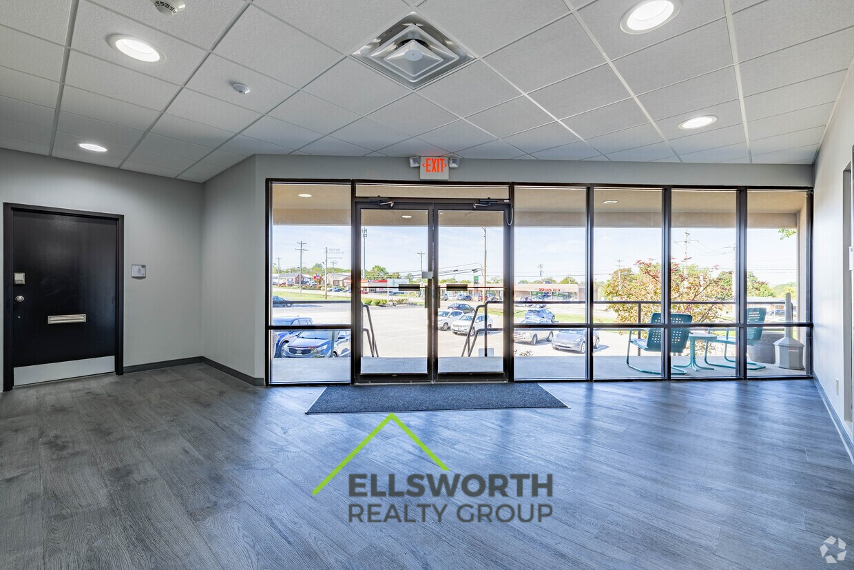 9624 Cincinnati Columbus Road - Office Space - Photo 5 of 10
