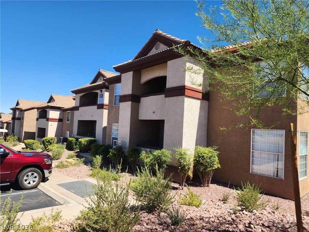 231 W Horizon Ridge Pkwy #1127 - Photo 2 of 39