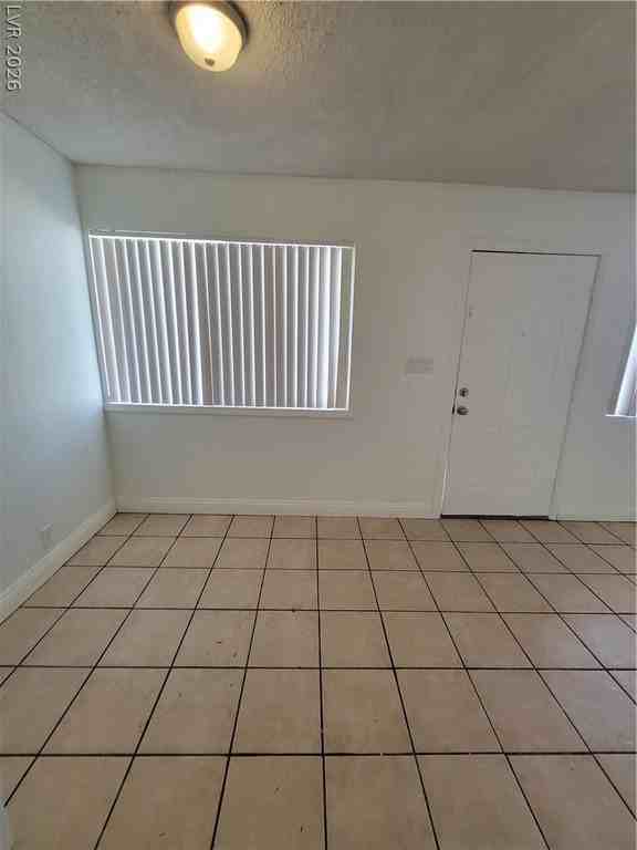 908 N Jones Blvd #A - Photo 5 of 26