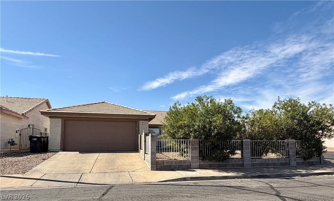 381 Verbena Ave - Photo 2 of 20