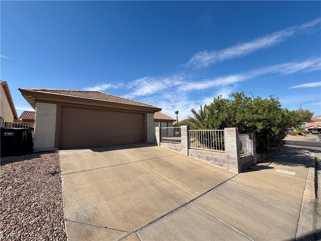 381 Verbena Ave - Photo 3 of 20