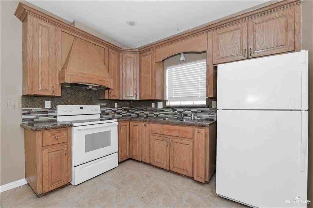 2102 Kimberly Ln #4 - Photo 6 of 11