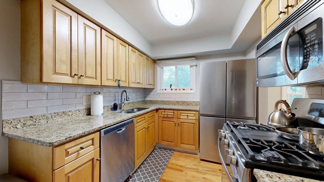 431 S 7th St #2 - Photo 3 of 18