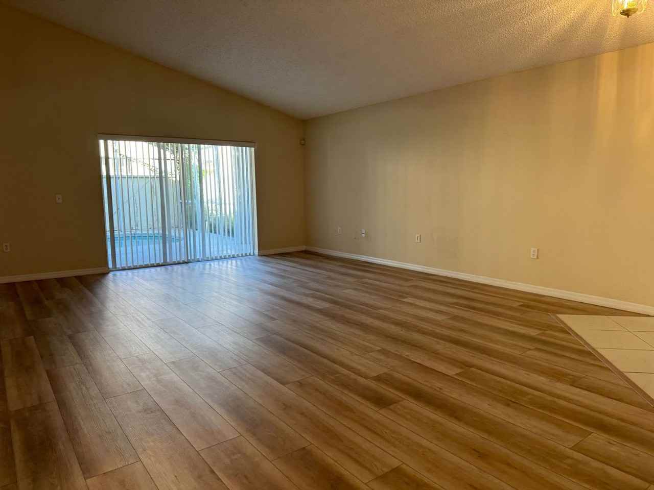 2510 Hamlet Ln - Photo 5 of 23