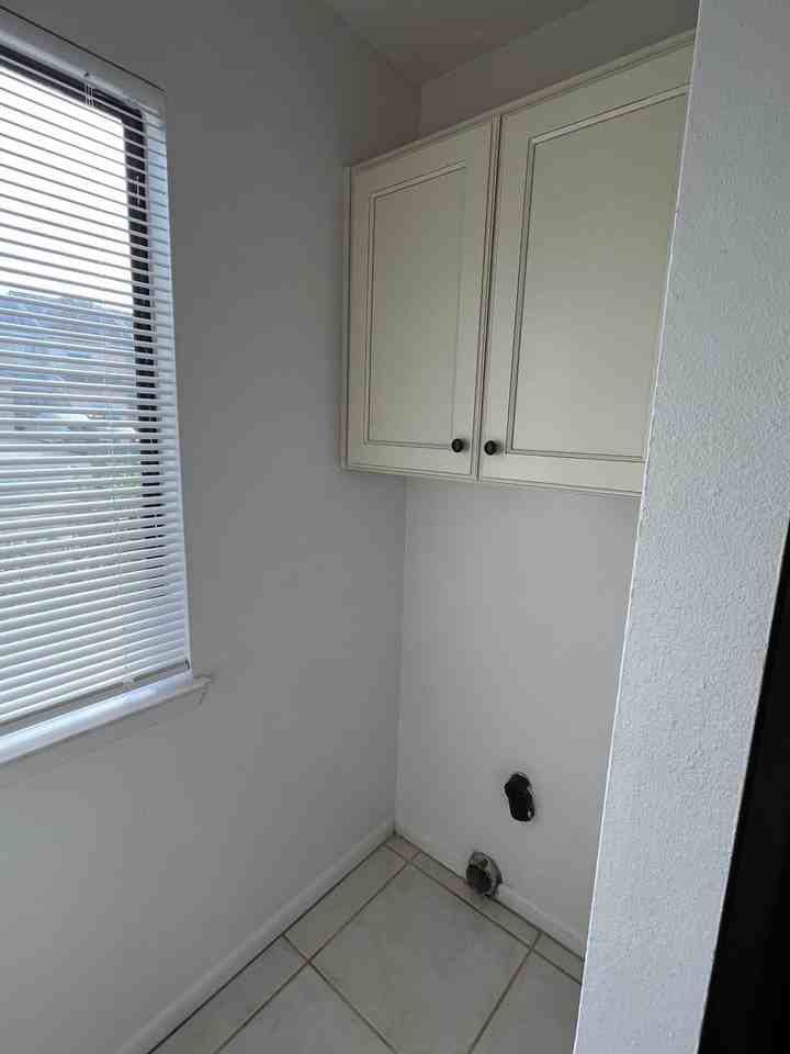 607 Virginia Oak Ct - Photo 3 of 16