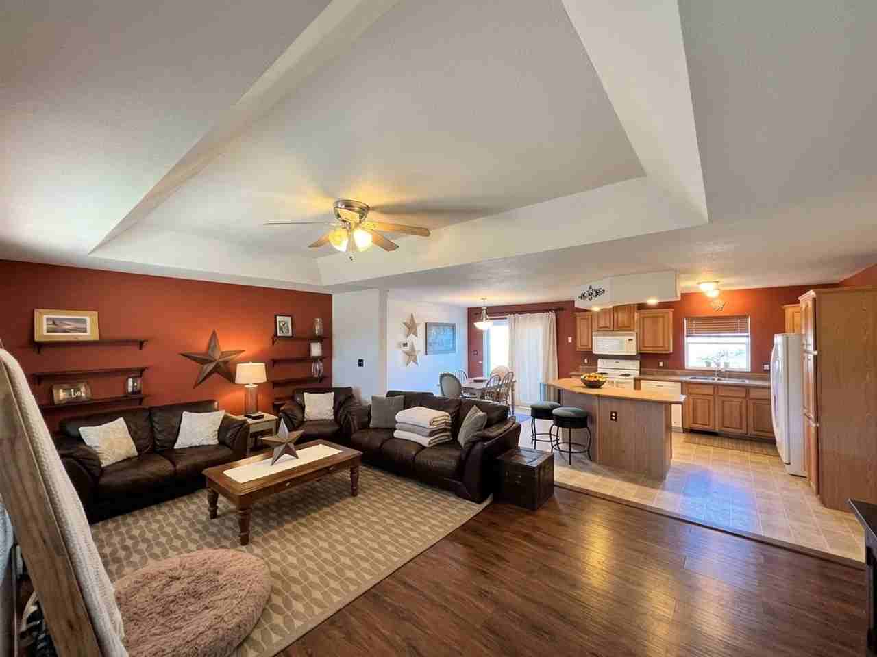 412 Walters Dr - Photo 2 of 10