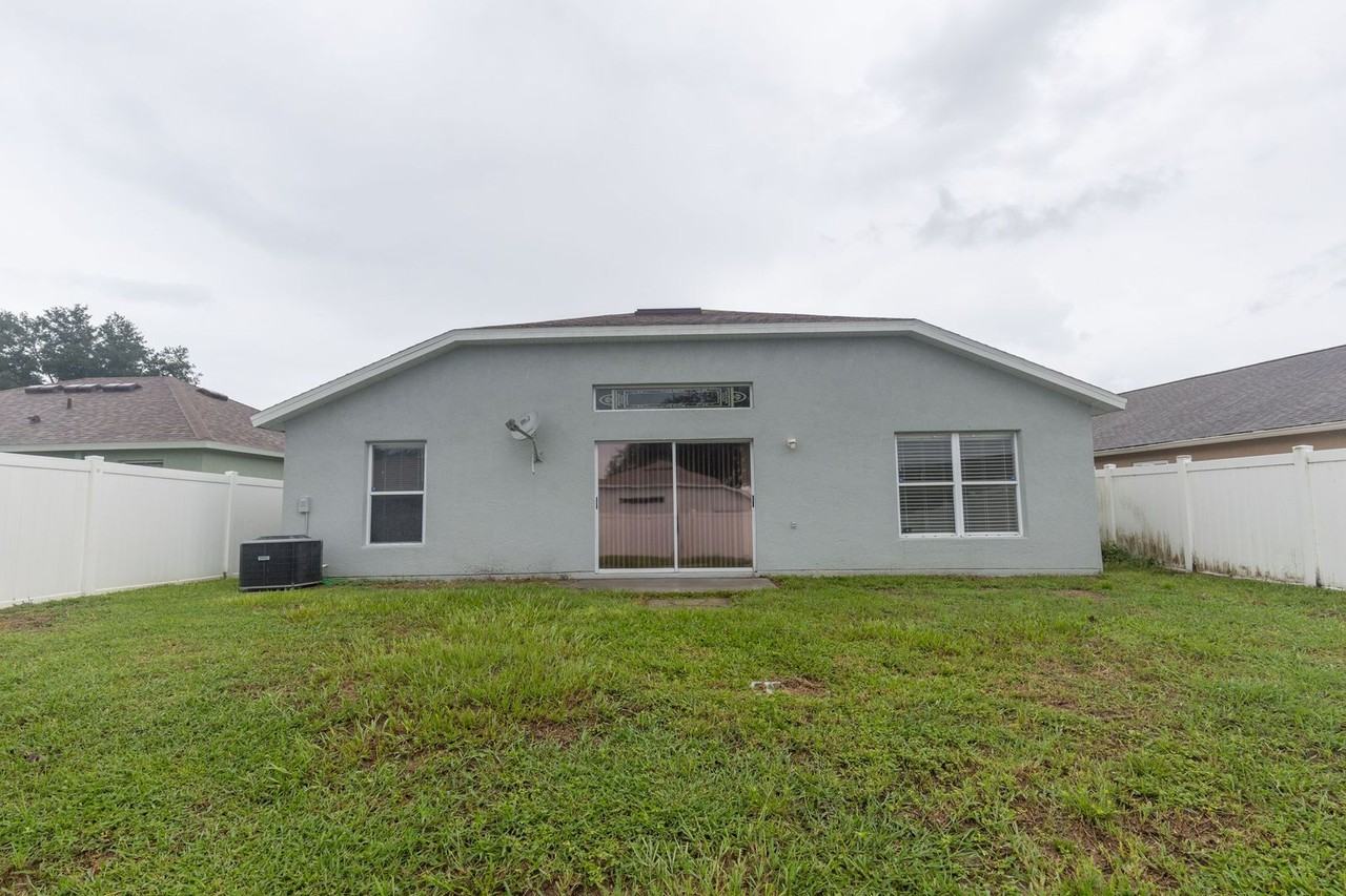 10250 Hunters Haven Blvd - Photo 4 of 35