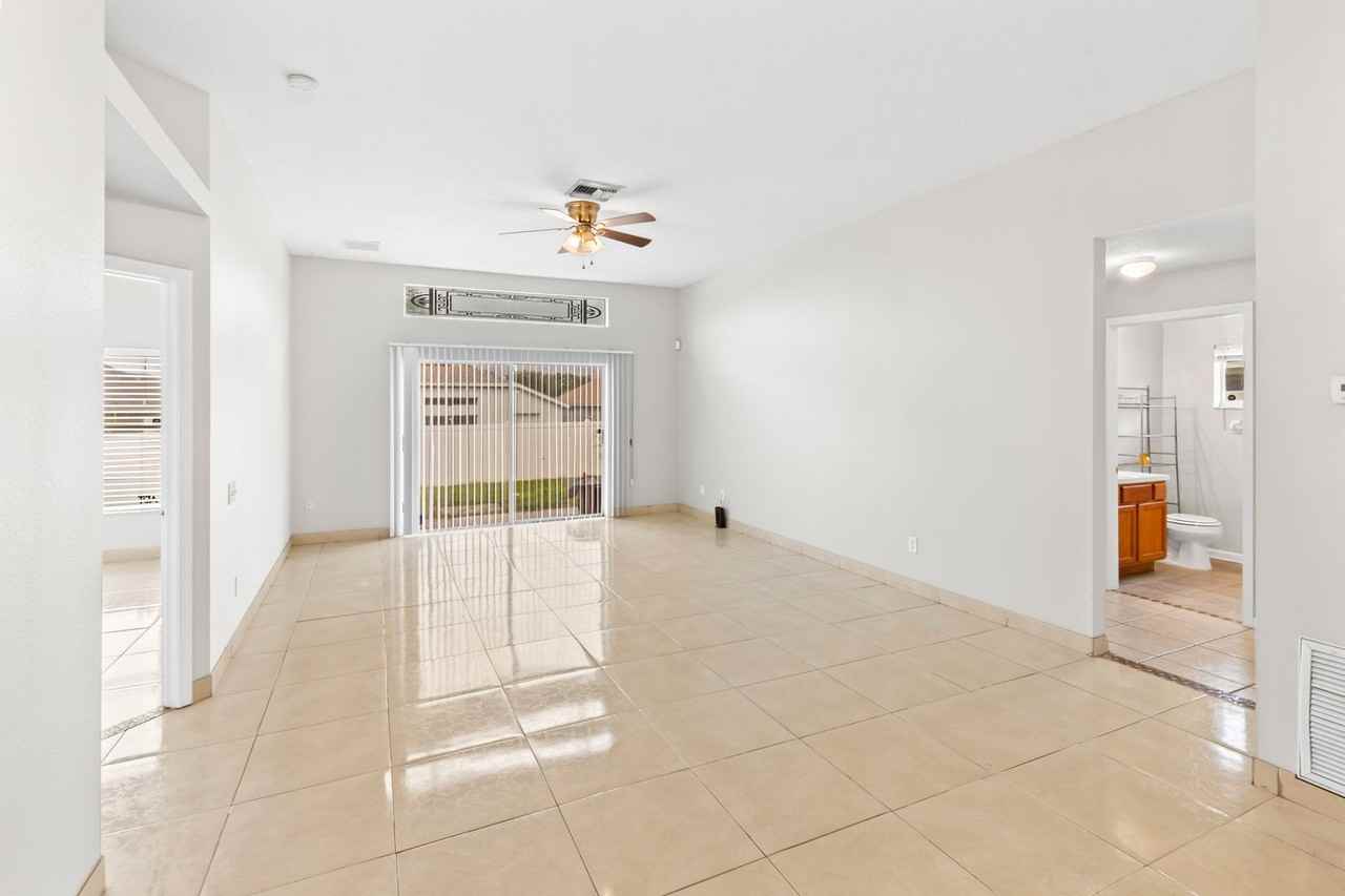 10250 Hunters Haven Blvd - Photo 7 of 35