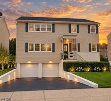 featured image of 832 Dewey St #2