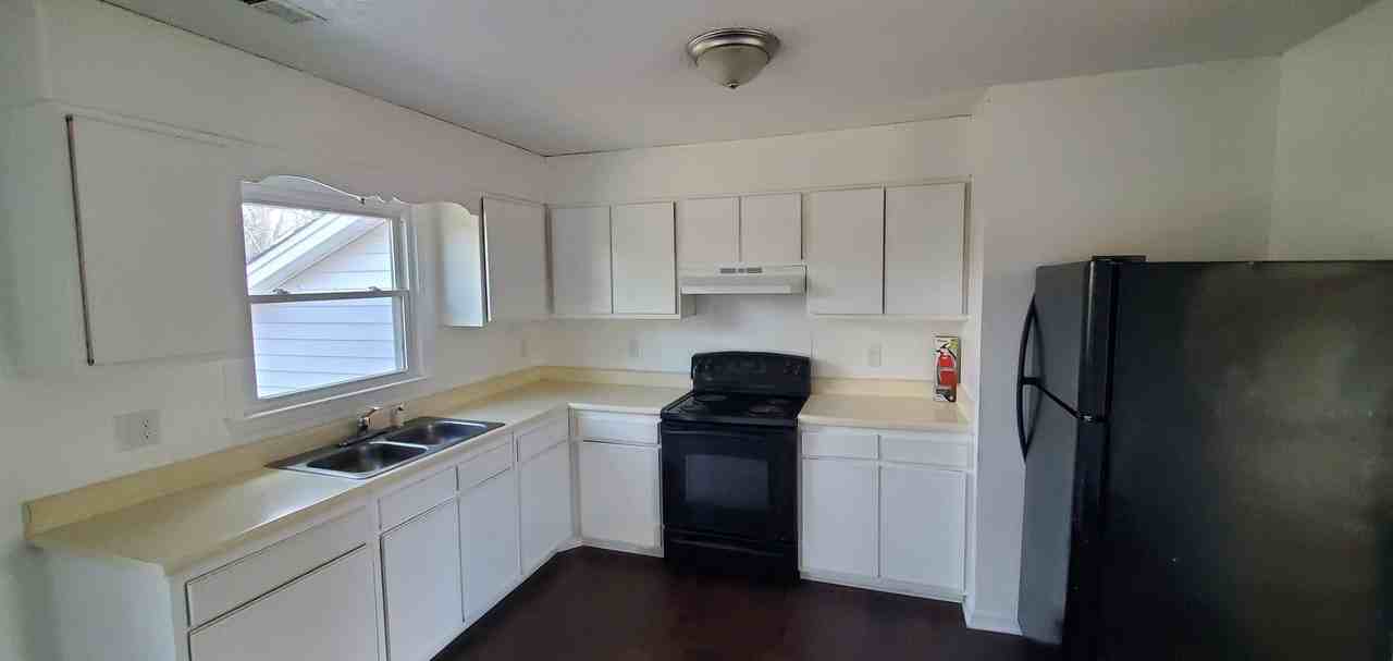 1126 Easton Rd - Photo 2 of 11