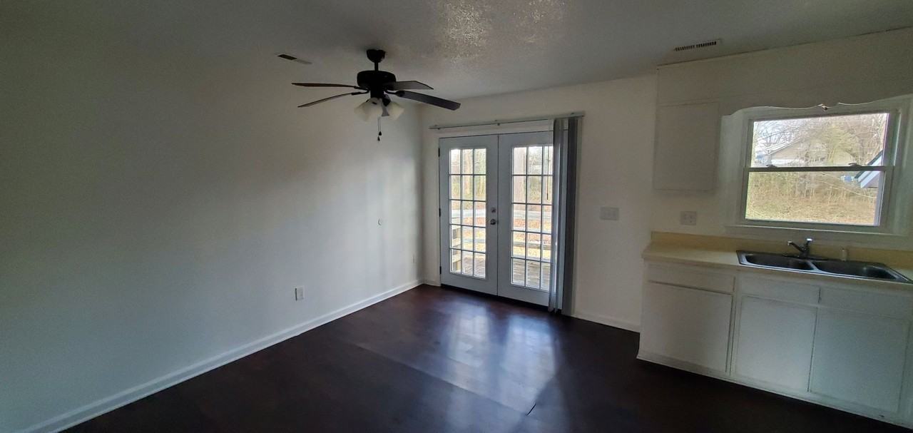 1126 Easton Rd - Photo 3 of 11