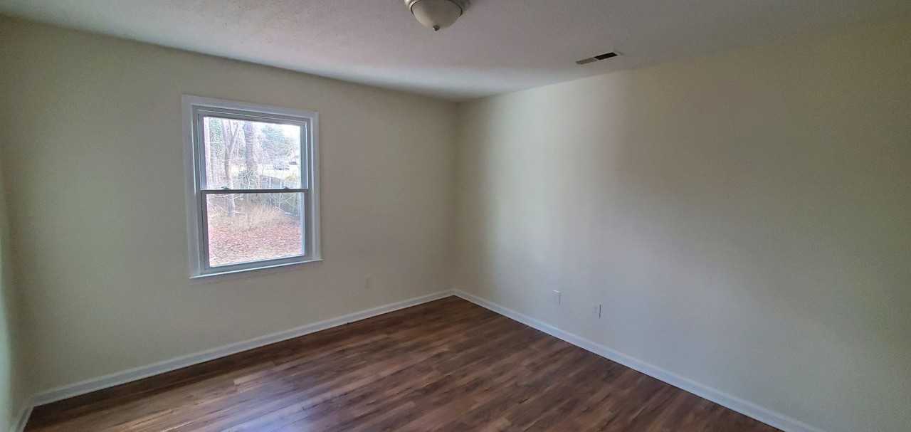 1126 Easton Rd - Photo 6 of 11