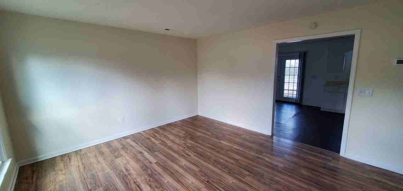 1126 Easton Rd - Photo 7 of 11