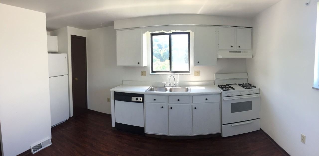 202 Park St - Photo 2 of 5