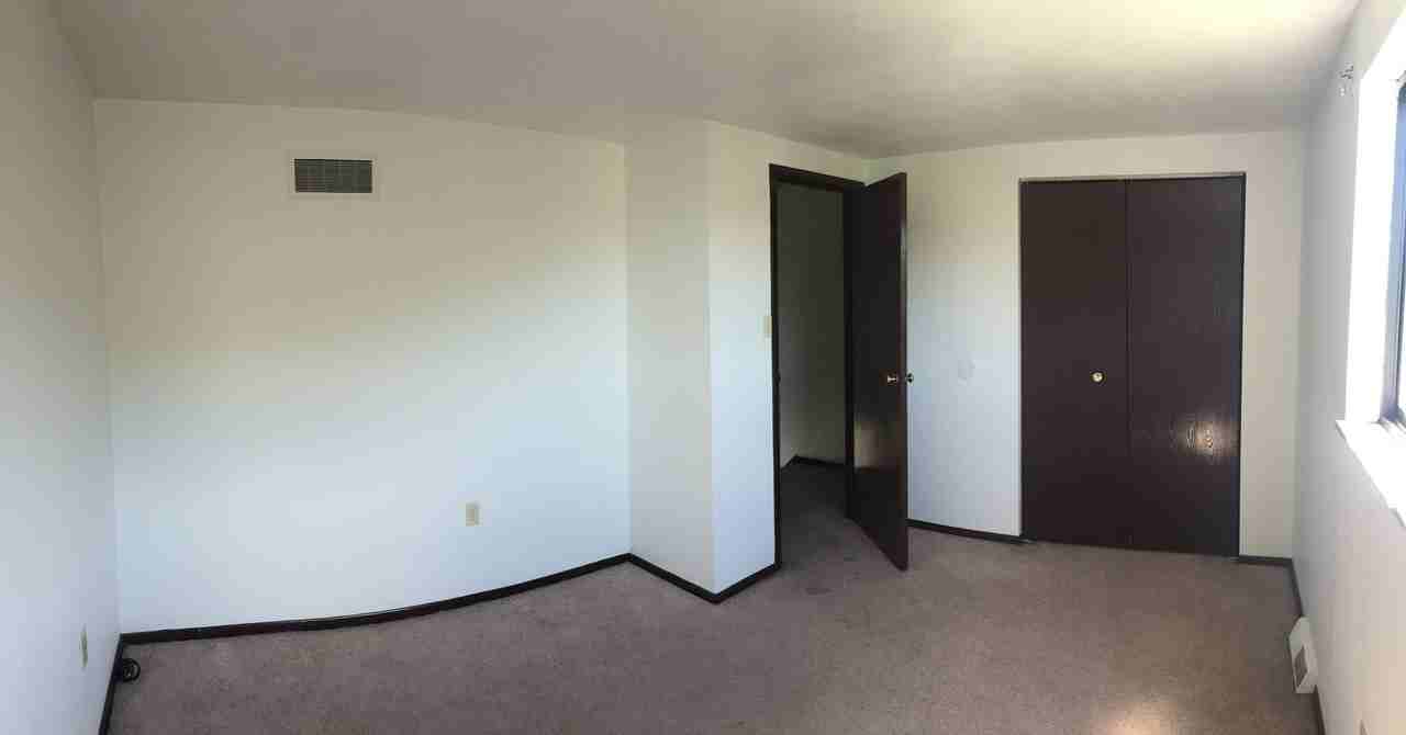 202 Park St - Photo 4 of 5