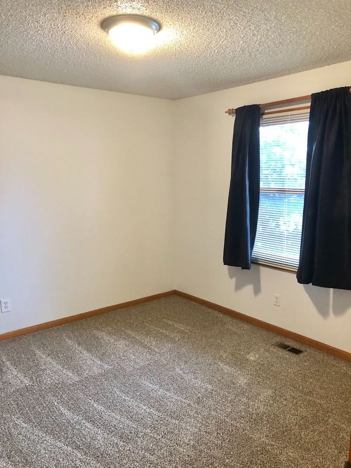 2243 Cedarwood Dr - Photo 6 of 18