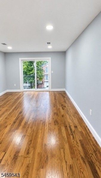 23 Edwin Pl - Photo 5 of 9