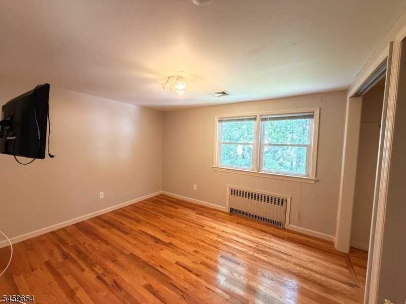 1031 Lowden Ave - Photo 7 of 8