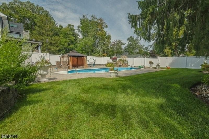 22 Bryant Dr - Photo 7 of 33