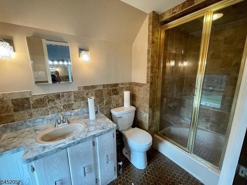 182 2nd St #2 - Photo 6 of 9