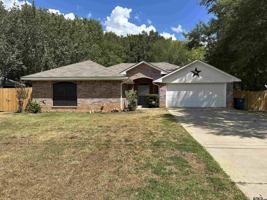 featured image of 15320 Country Acres