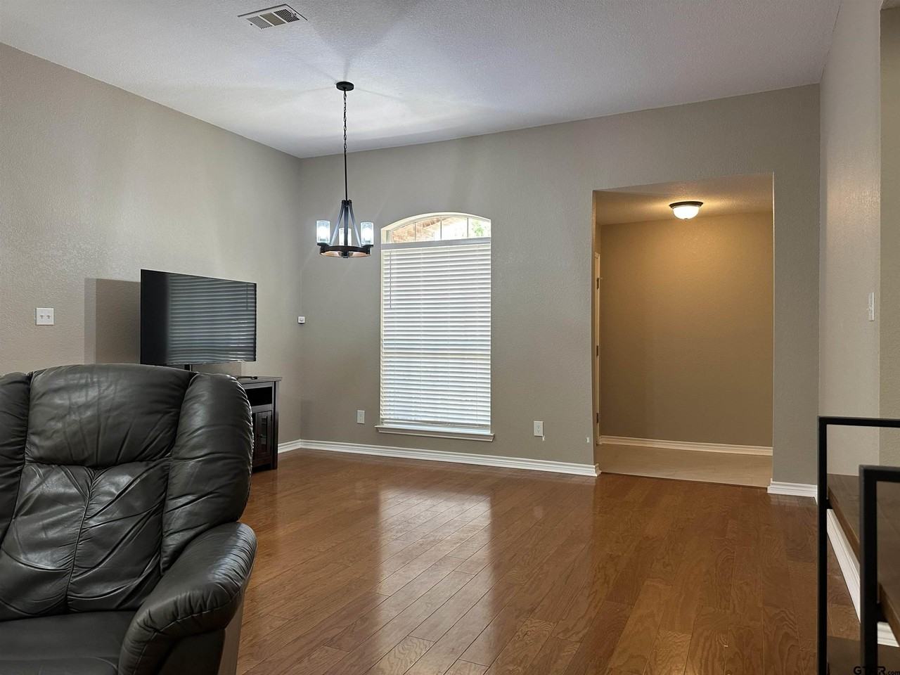 15320 Country Acres - Photo 4 of 19
