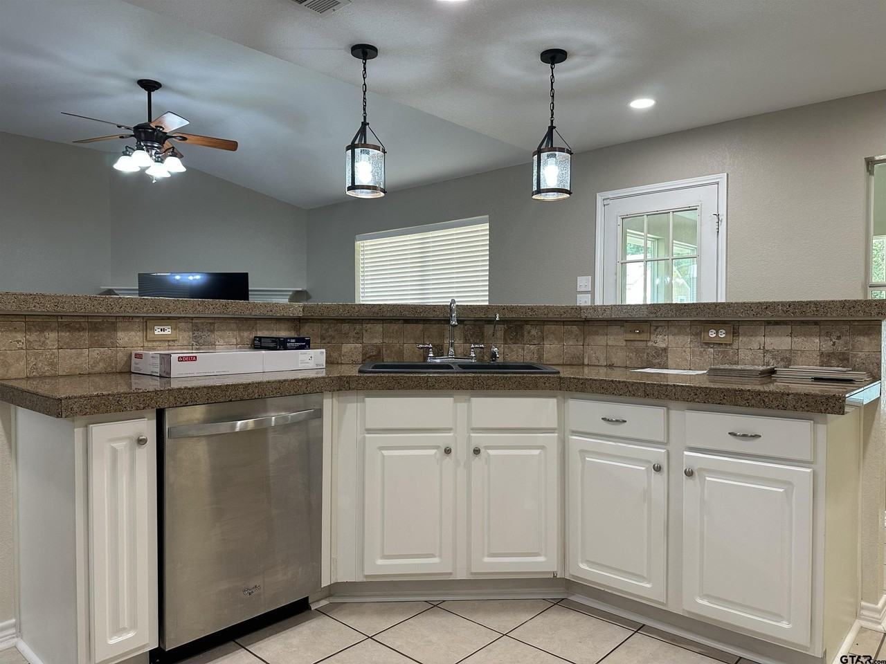 15320 Country Acres - Photo 5 of 19