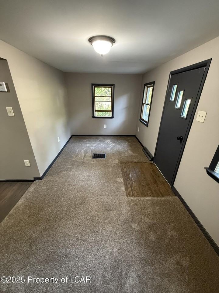 1 Sullivan St - Photo 5 of 11
