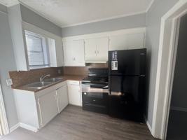 featured image of 214 E Grady St