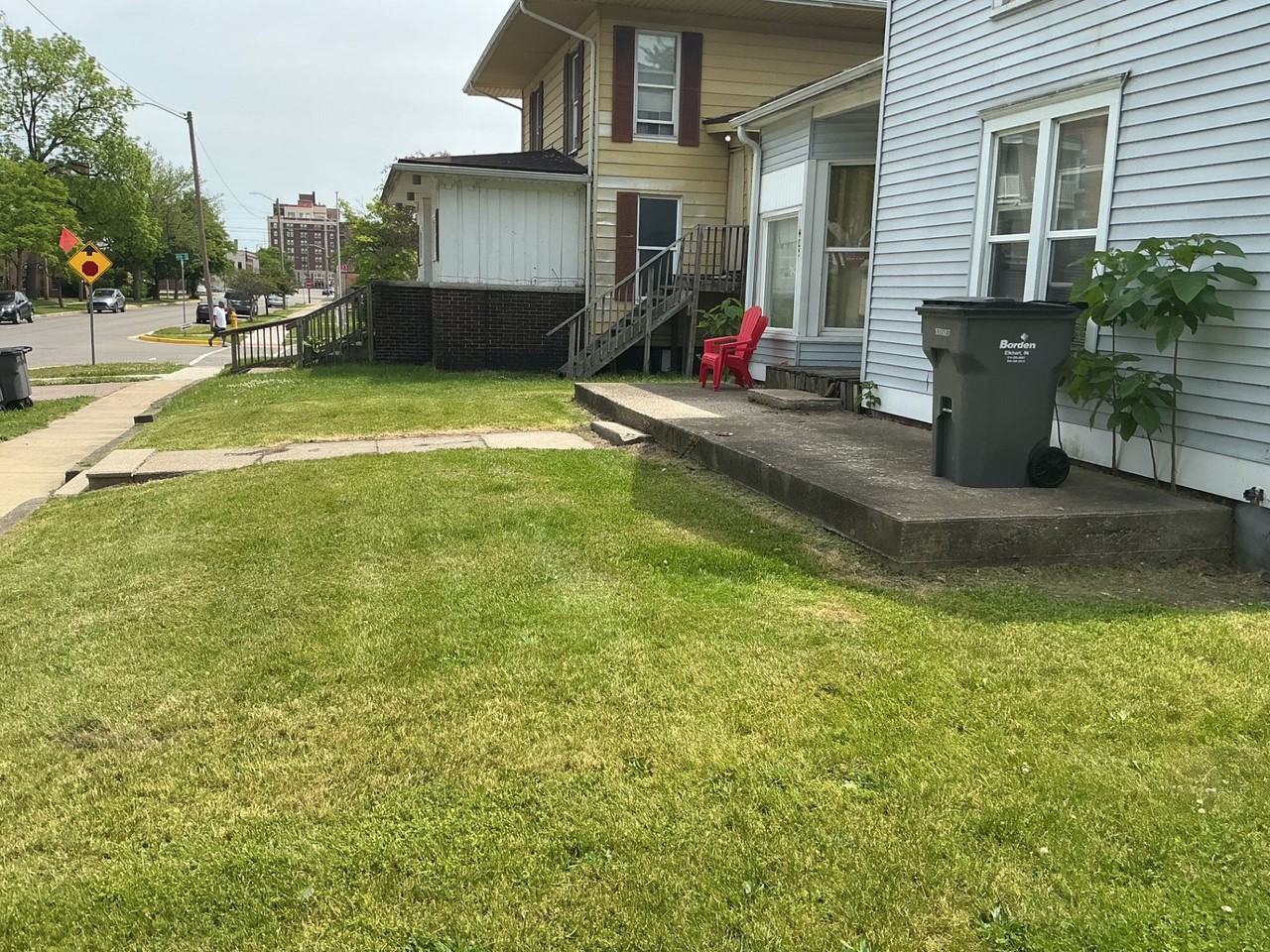 417 Middlebury St - Photo 2 of 2